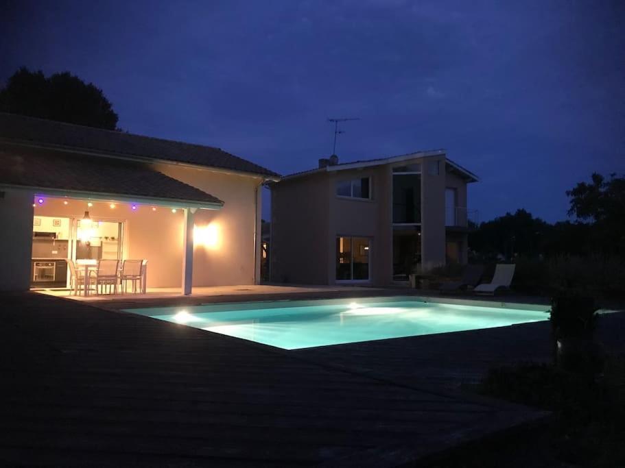 Bienvenue Chez Fred & Marine Villa Salleboeuf Exterior photo